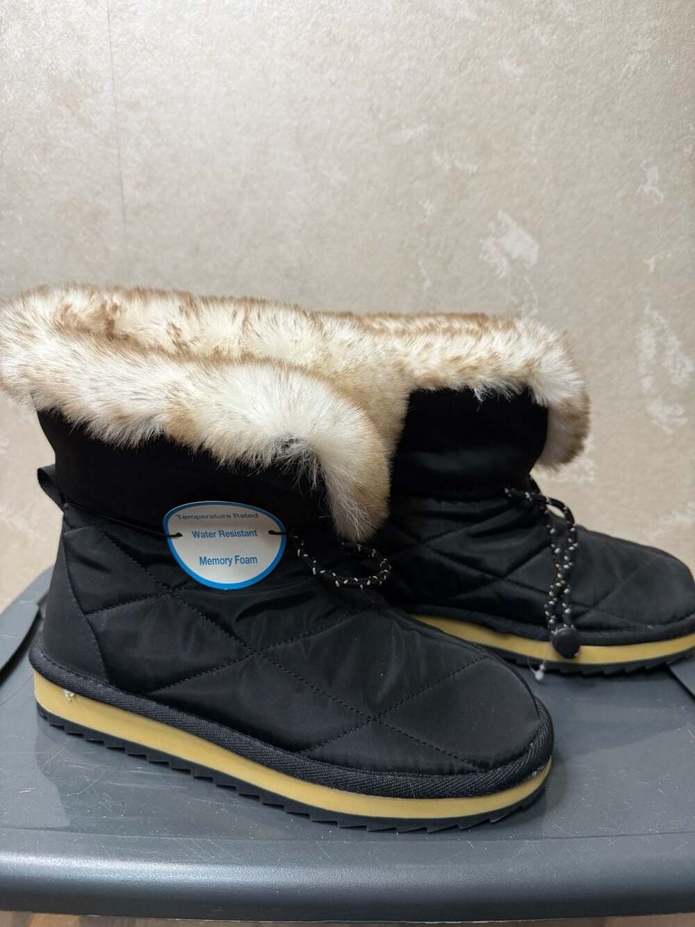 Time and Tru Faux Fur Snow Boots Size 8 Black Quilted